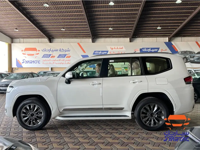 Toyota Land Cruiser Wagon 2024