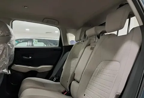 Discover undefined undefined Exterior Interior Images.Find all aspects and details of cars.