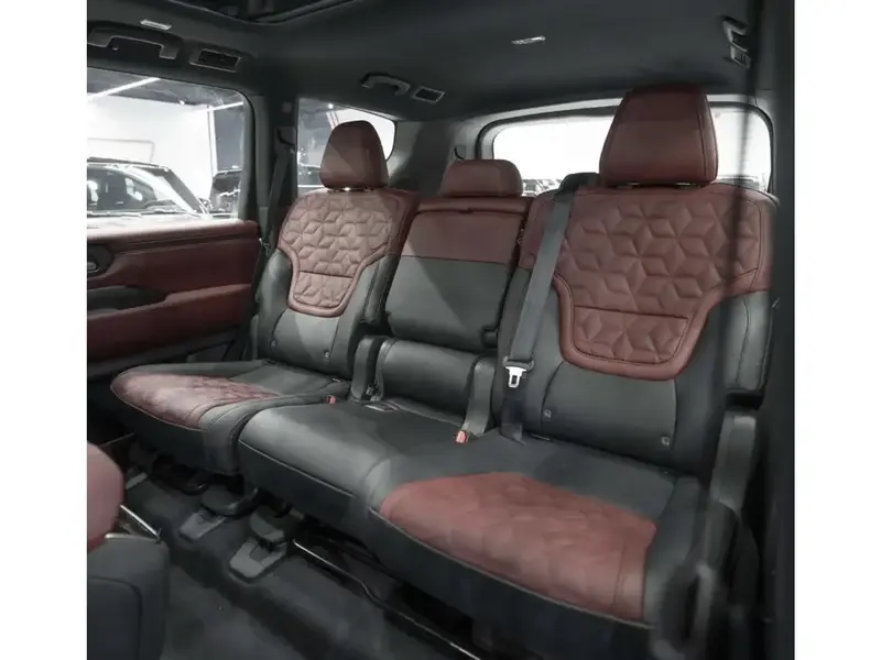 Discover undefined undefined Exterior Interior Images.Find all aspects and details of cars.