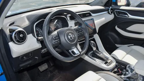 New MG ZS 1.5L LUX 2025