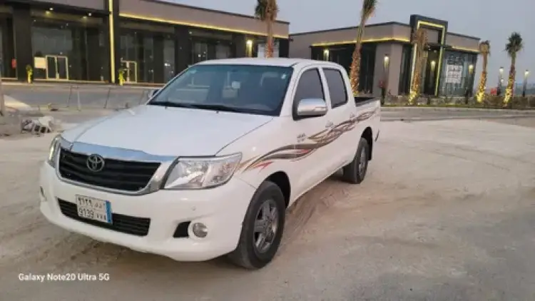 toyota toyota-hilux image Toyota Hilux 2014