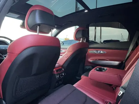 Discover undefined undefined Exterior Interior Images.Find all aspects and details of cars.