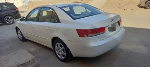 استكشف undefined undefined الصور الخارجية والداخلية. اكتشف جميع جوانب وتفاصيل السيارات.