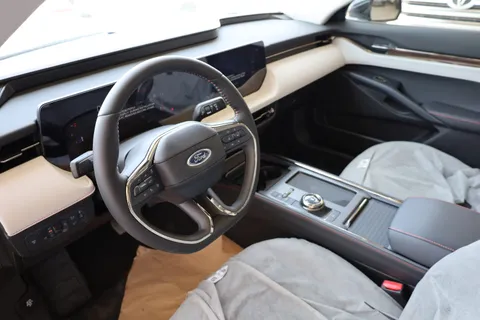 New Ford Taurus 2.0L EcoBoost Titanium  2023