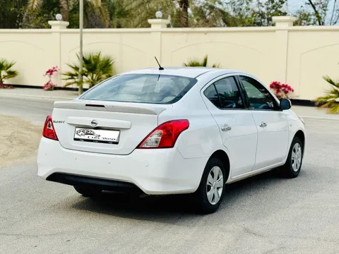Discover undefined undefined Exterior Interior Images.Find all aspects and details of cars.