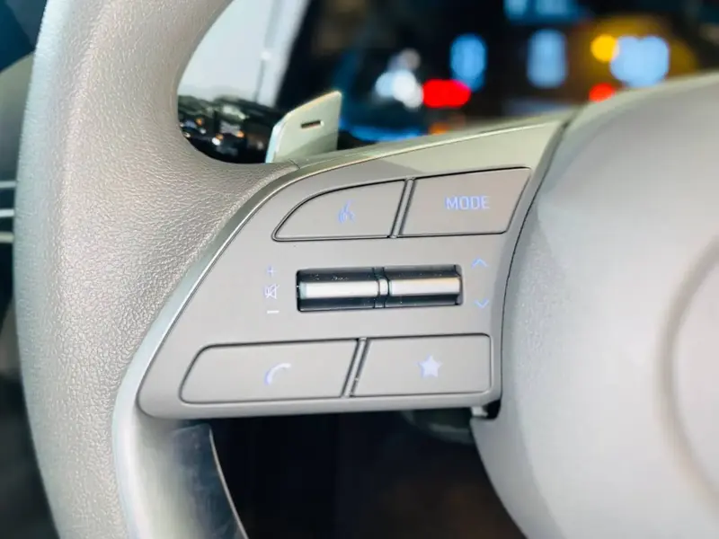 Hyundai Elantra 2025