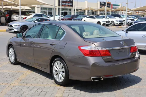 Honda Accord 2.4L LX + Sunroof + Aluminum Wheels 2015