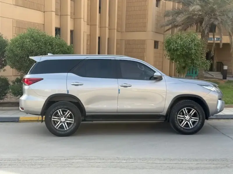 Discover undefined undefined Exterior Interior Images.Find all aspects and details of cars.