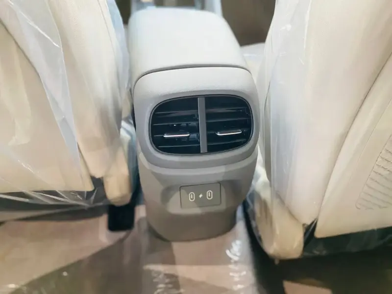 Hyundai Elantra 2025