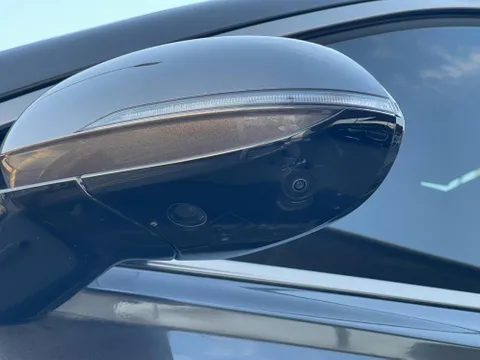 Discover undefined undefined Exterior Interior Images.Find all aspects and details of cars.