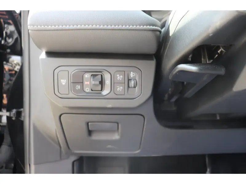 Discover undefined undefined Exterior Interior Images.Find all aspects and details of cars.