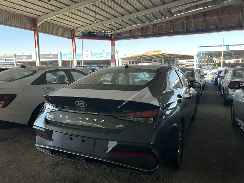 Hyundai Elantra 2025