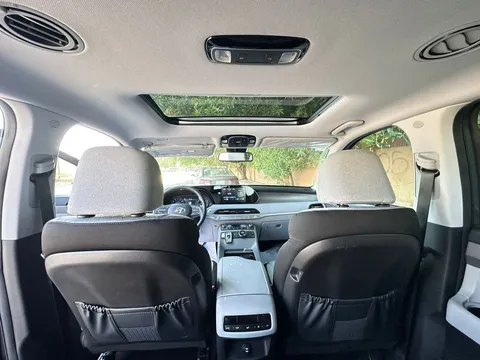 Discover undefined undefined Exterior Interior Images.Find all aspects and details of cars.