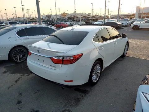 Lexus ES 350 4 door 3.5L 2014