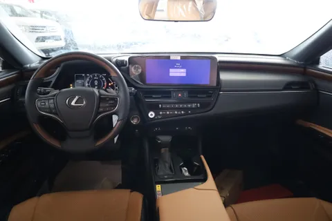 New Lexus ES 350 4 door 3.5L 2023