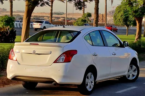 Nissan Sunny 1.6L SV 2022