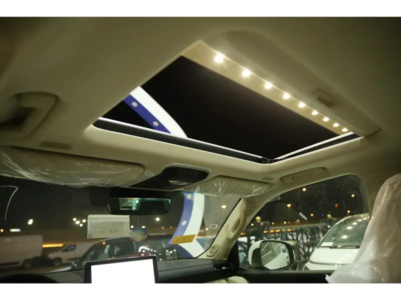 Discover undefined undefined Exterior Interior Images.Find all aspects and details of cars.