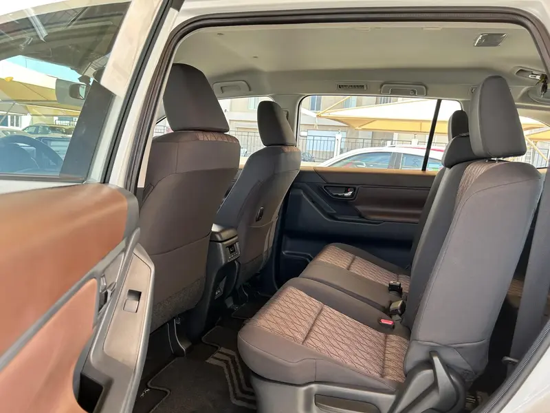 Toyota Innova 2024