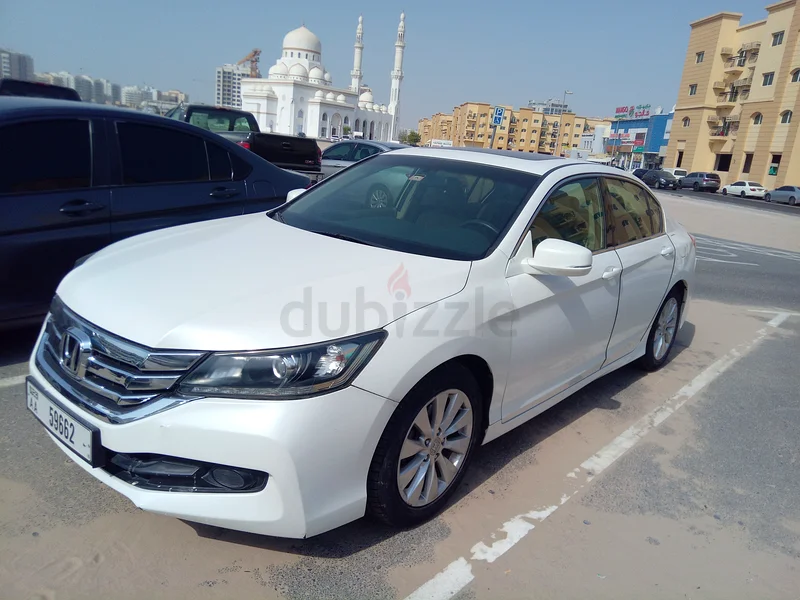 هوندا أكورد 2015