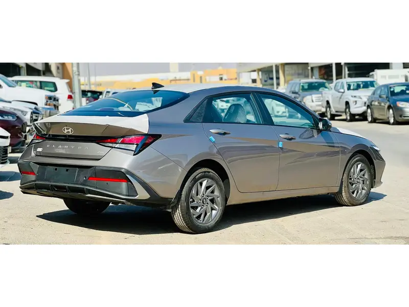 Hyundai Elantra 2025