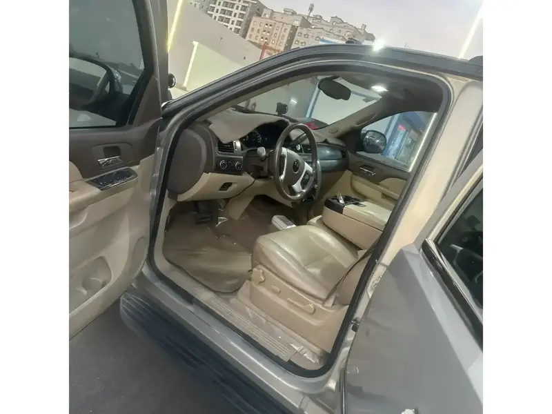 Chevrolet Suburban 2011