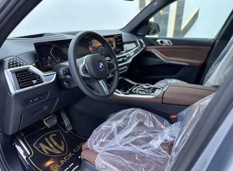 Discover undefined undefined Exterior Interior Images.Find all aspects and details of cars.