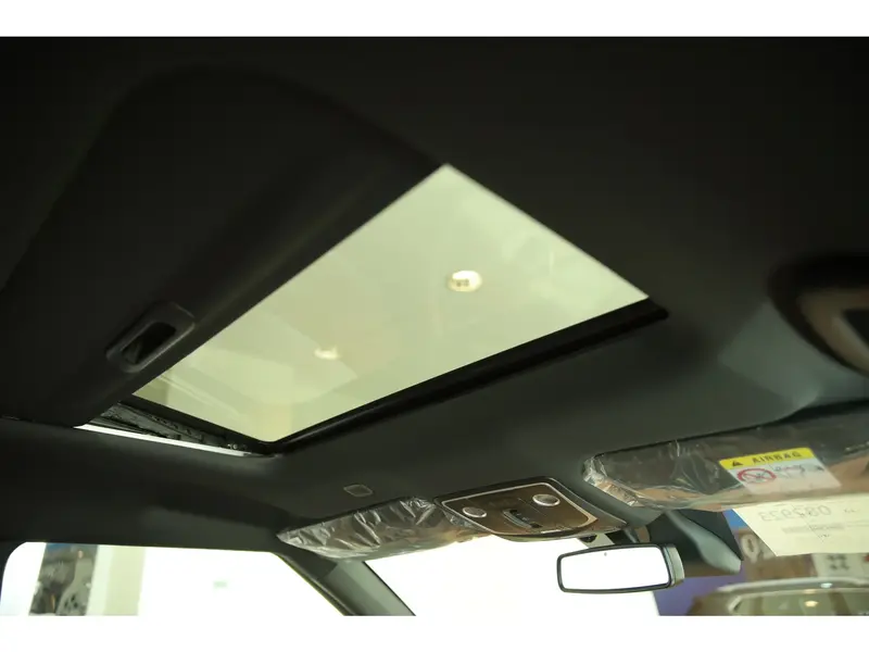 Discover undefined undefined Exterior Interior Images.Find all aspects and details of cars.