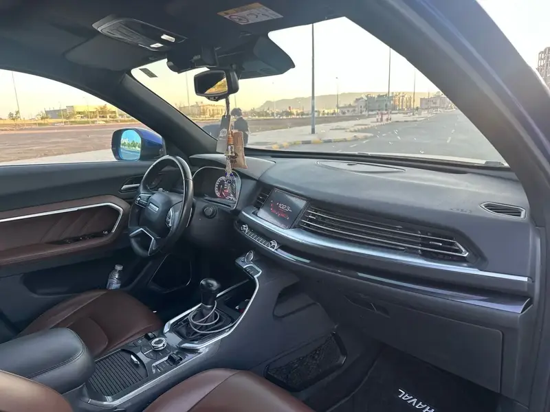 Discover undefined undefined Exterior Interior Images.Find all aspects and details of cars.