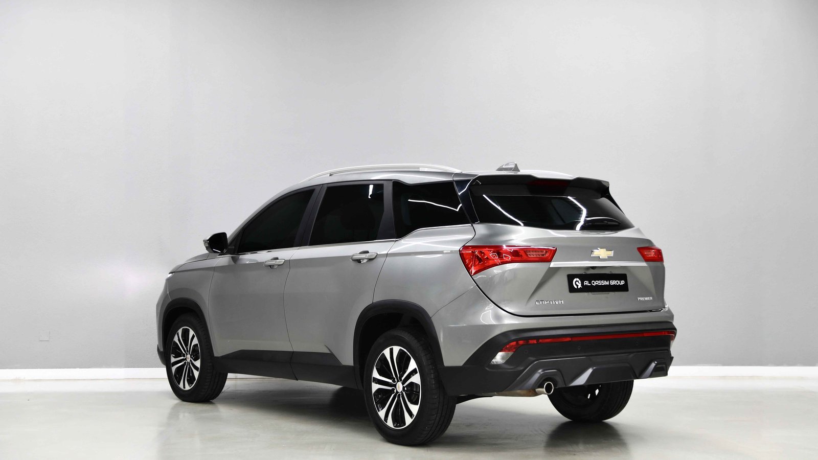 Discover undefined undefined Exterior Interior Images.Find all aspects and details of cars.