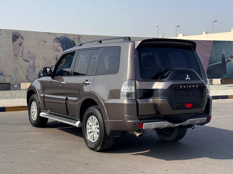 Mitsubishi Pajero 2015