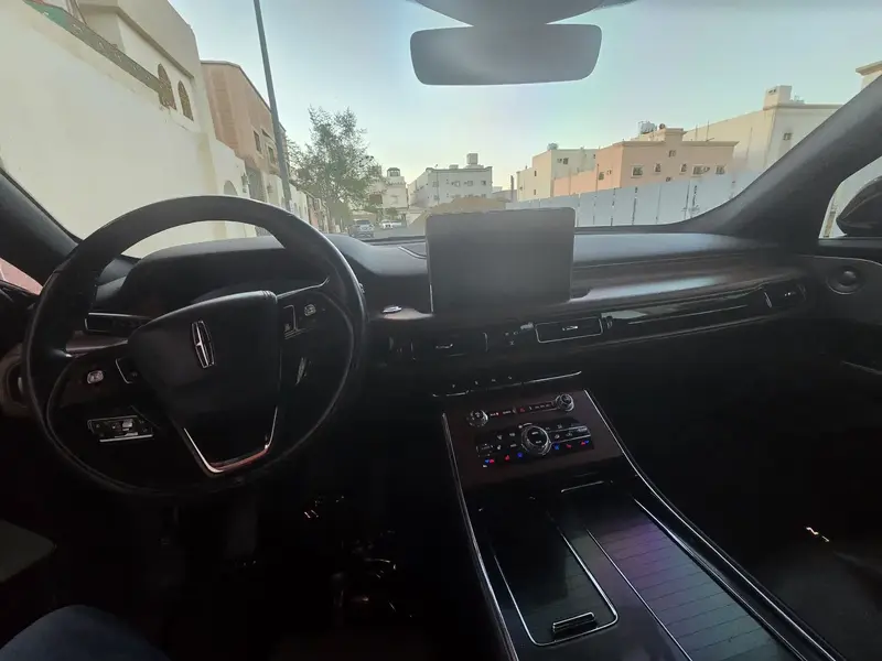 Discover undefined undefined Exterior Interior Images.Find all aspects and details of cars.