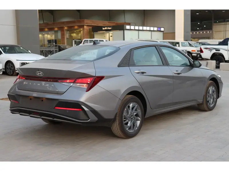 Hyundai Elantra 2025