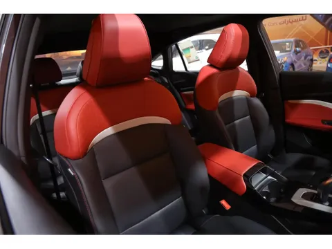 Discover undefined undefined Exterior Interior Images.Find all aspects and details of cars.