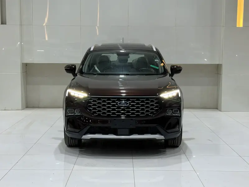 Discover undefined undefined Exterior Interior Images.Find all aspects and details of cars.