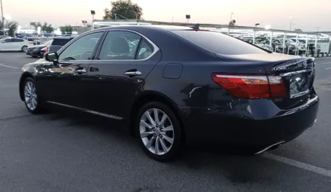 Lexus LS 460 4 door 4.6L SWB 2010