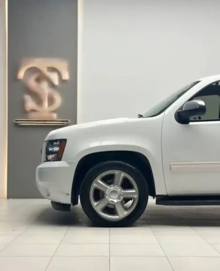 chevrolet chevrolet-tahoe image Chevrolet Tahoe 2012