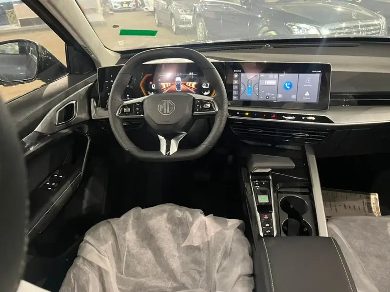 Discover undefined undefined Exterior Interior Images.Find all aspects and details of cars.