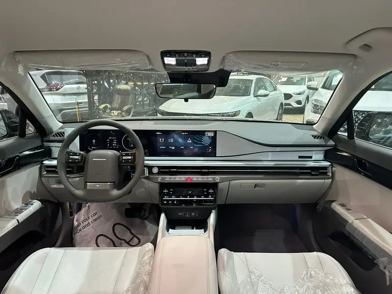 Discover undefined undefined Exterior Interior Images.Find all aspects and details of cars.