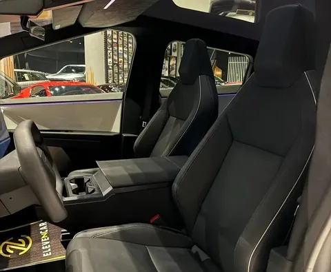 Discover undefined undefined Exterior Interior Images.Find all aspects and details of cars.