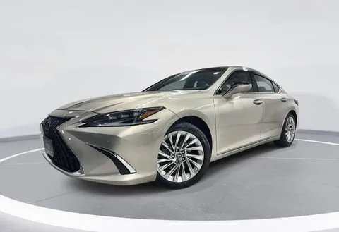 Discover undefined undefined Exterior Interior Images.Find all aspects and details of cars.
