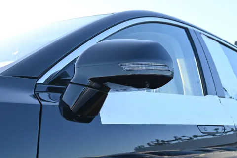 Discover undefined undefined Exterior Interior Images.Find all aspects and details of cars.