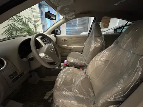 Discover undefined undefined Exterior Interior Images.Find all aspects and details of cars.