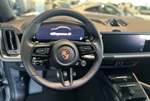 New Porsche Cayenne GTS 2025