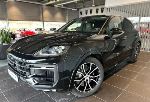 New Porsche Cayenne GTS 2025