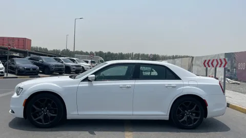 Chrysler 300 2021