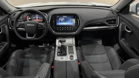 Discover undefined undefined Exterior Interior Images.Find all aspects and details of cars.