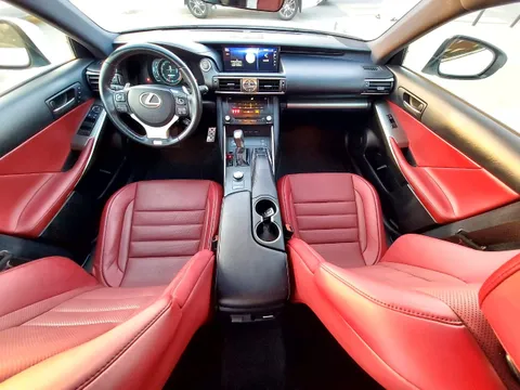 Lexus IS 300 2019