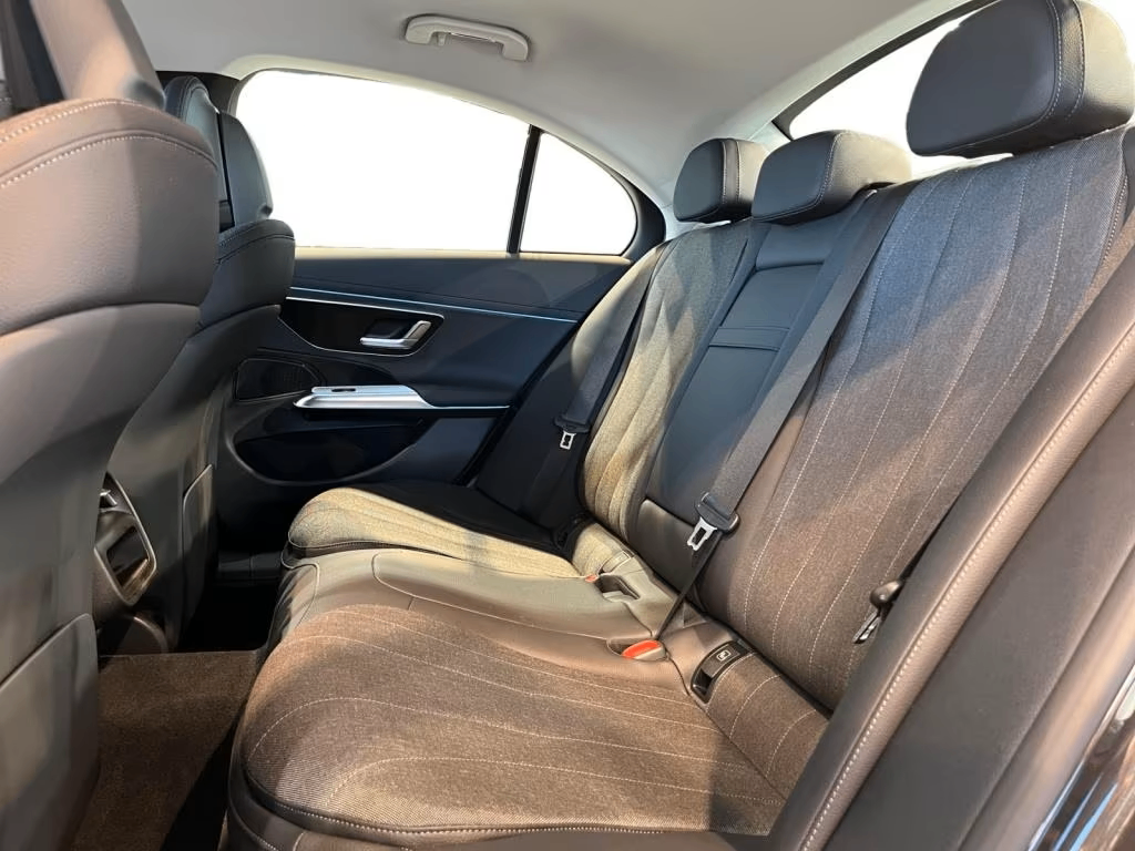 مرسيدس بنز E Class 2024