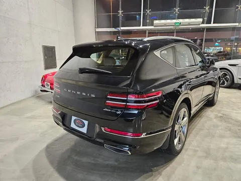 Discover undefined undefined Exterior Interior Images.Find all aspects and details of cars.