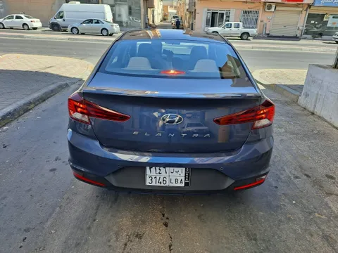 Hyundai Elantra 2019